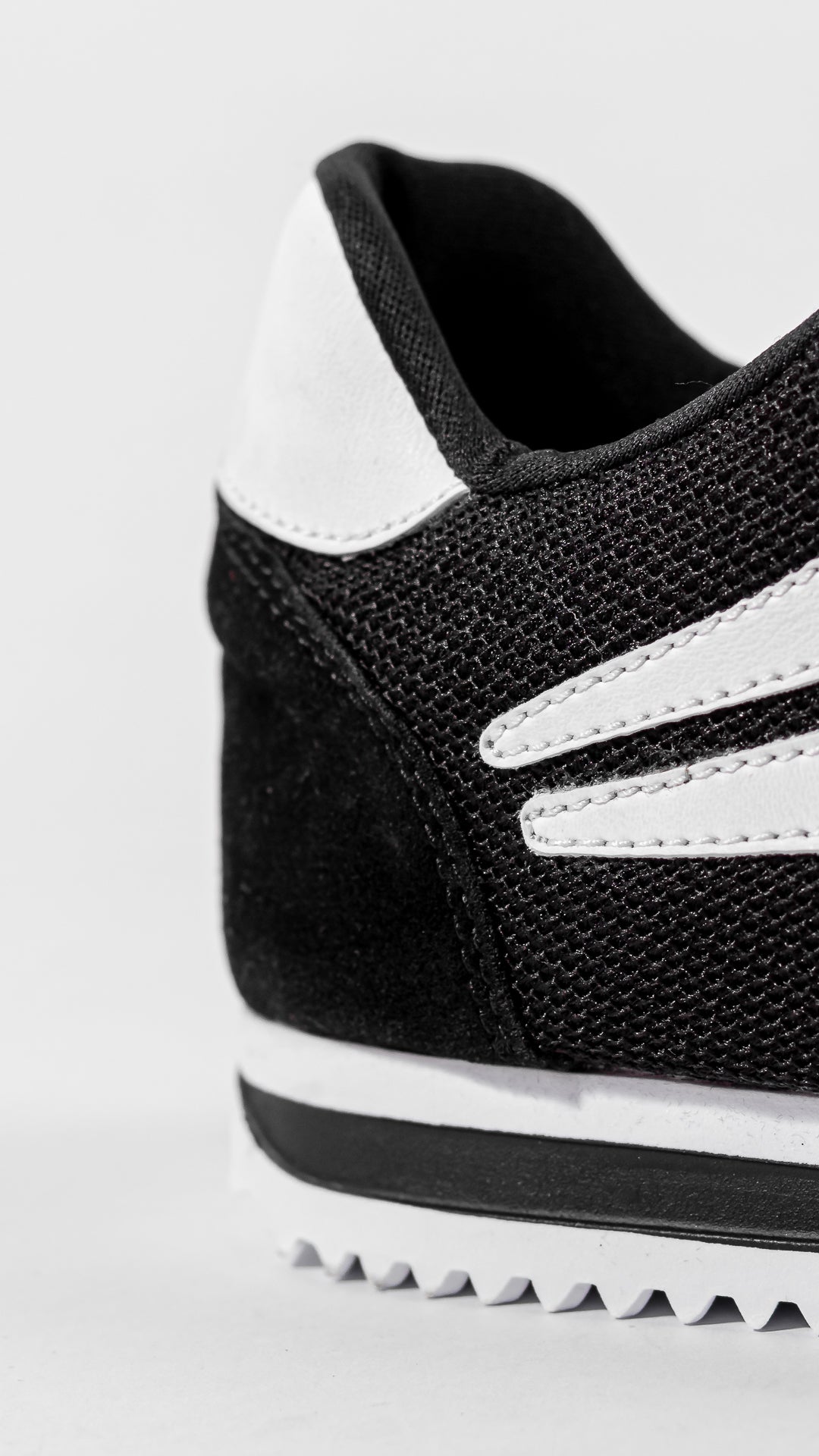 gid://shopify/MediaImage/25707743051846